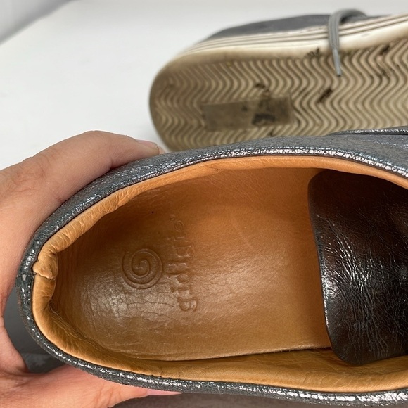 Gidigio Shoes Metallic Silver Sneakers Lace Up Leather Size 38 or 8 - Picture 13 of 13